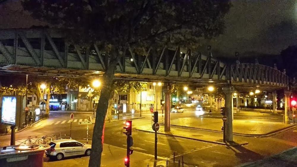 Hotel De La Comete Parigi Esterno foto